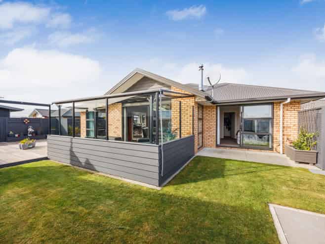 12 Lorenzo Place, Kelvin Grove