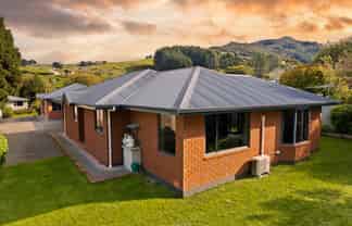 66A Hall Road, Sawyers Bay