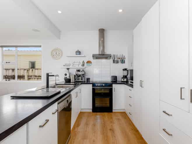 64 Oroua Street, Eastbourne