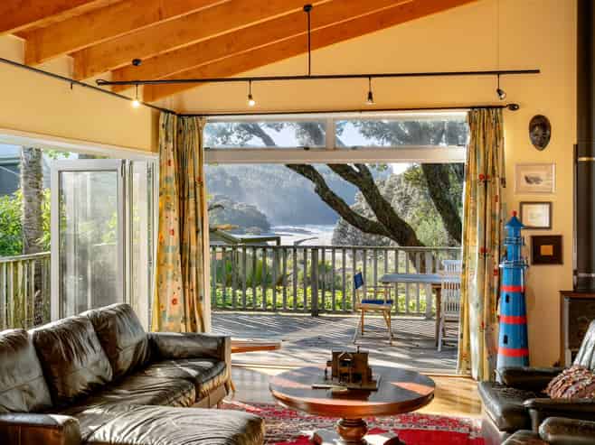 122A Oratia Place, Onemana