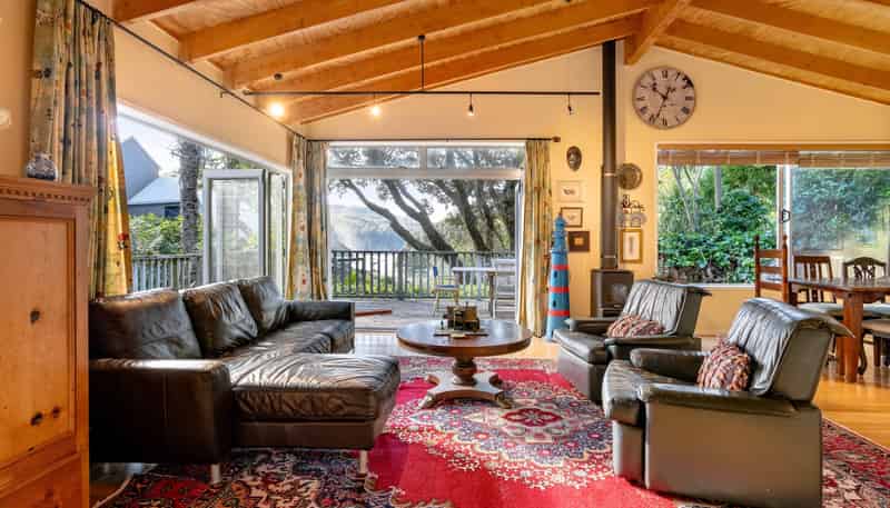 122A Oratia Place, Onemana