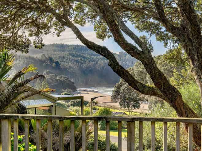 122A Oratia Place, Onemana