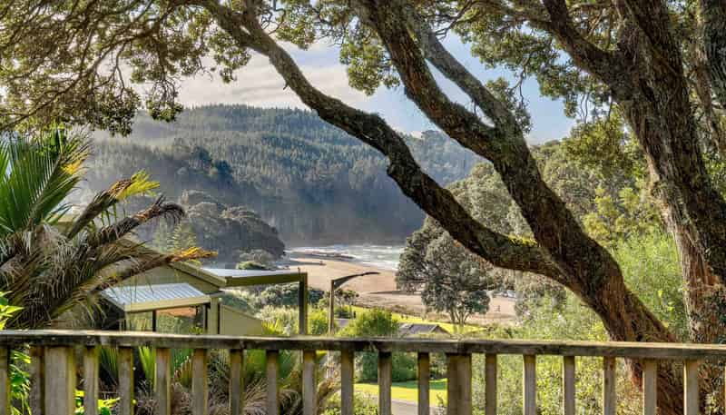 122A Oratia Place, Onemana