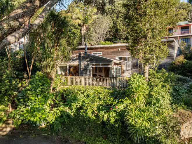 122A Oratia Place, Onemana