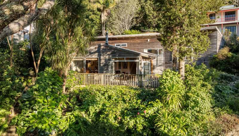 122A Oratia Place, Onemana