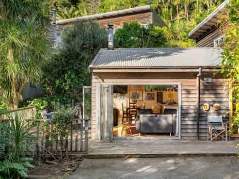 122A Oratia Place, Onemana