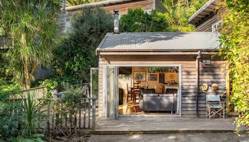 122A Oratia Place, Onemana