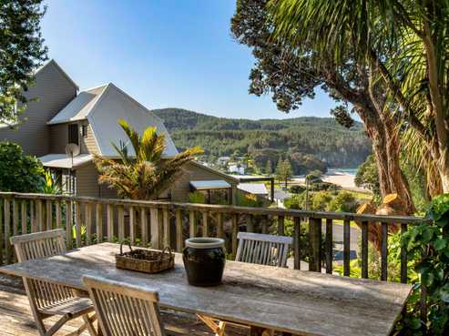 122A Oratia Place, Onemana