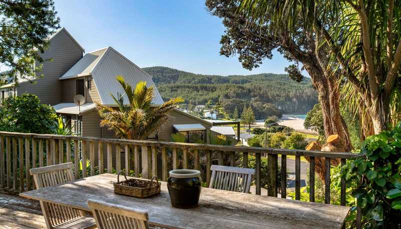 122A Oratia Place, Onemana