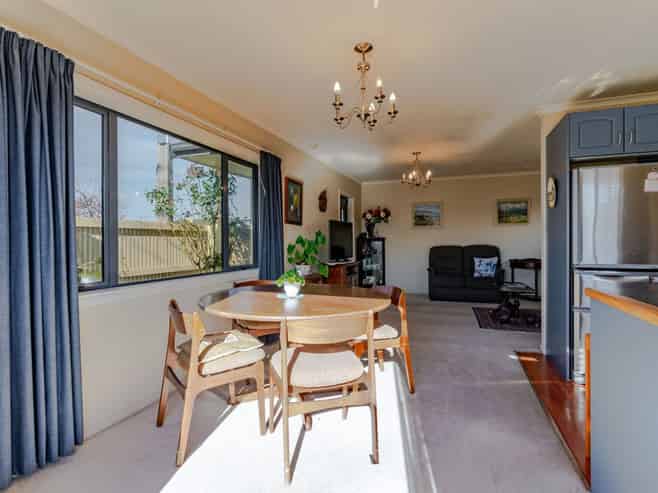 2B Garrison Street, Carterton