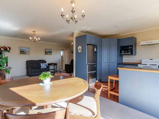 2B Garrison Street, Carterton