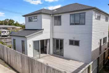 12A Bass Road, Albany