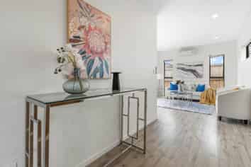 12A Bass Road, Albany