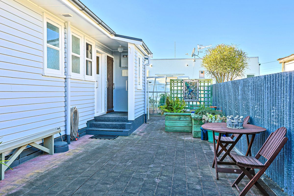 Stylish and Secure in Popular Parkvale - Mehr