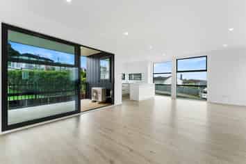 27 Hayr Road, Three Kings