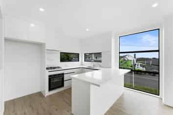 27 Hayr Road, Three Kings