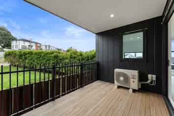 27 Hayr Road, Three Kings