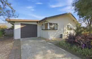 2D Feary Crescent, Takaka