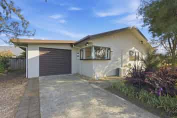 2D Feary Crescent, Takaka