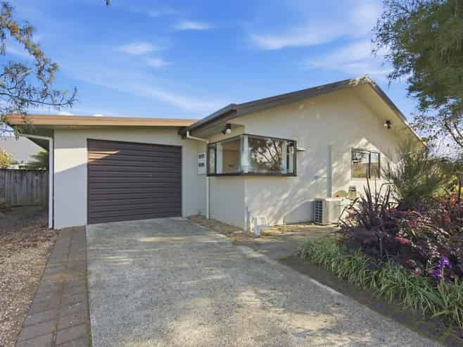 2D Feary Crescent, Takaka