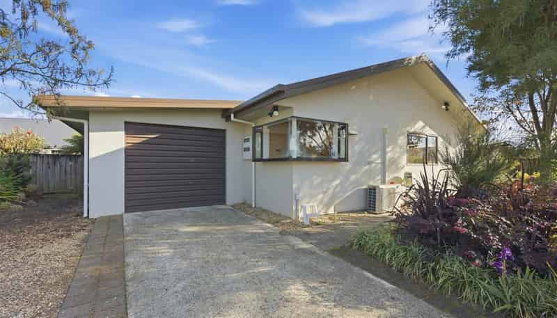 2D Feary Crescent, Takaka