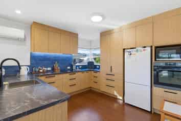 2D Feary Crescent, Takaka