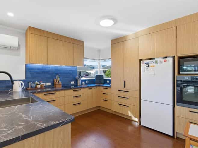 2D Feary Crescent, Takaka