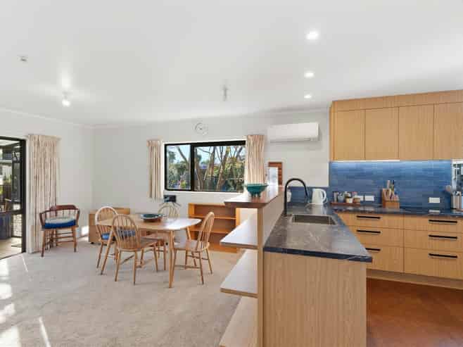 2D Feary Crescent, Takaka