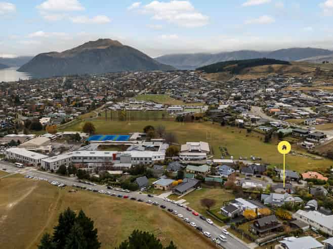 9 Scaife Place, Wanaka
