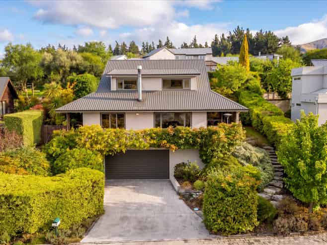 9 Scaife Place, Wanaka