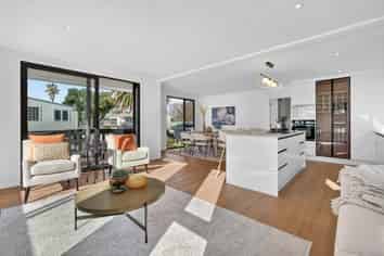 2/3 The Esplanade, Eastern Beach