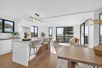 2/3 The Esplanade, Eastern Beach