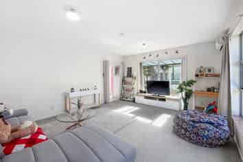 2/59 Gardiners Road, Bishopdale