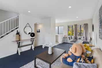 11/12 Ambrico Place, New Lynn