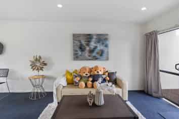 11/12 Ambrico Place, New Lynn