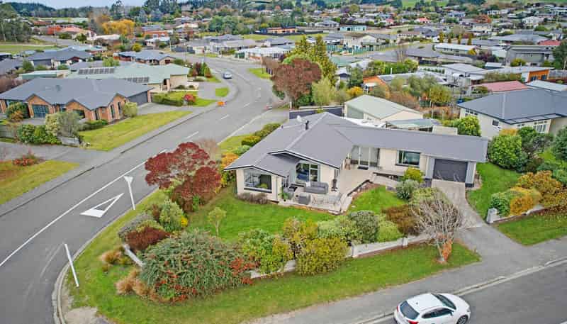 48 Charles Street, Weston