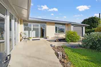 48 Charles Street, Weston