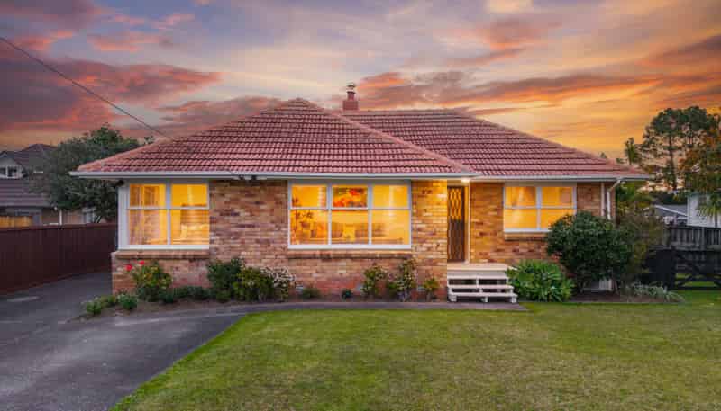 106 Flanshaw Road, Te Atatu South