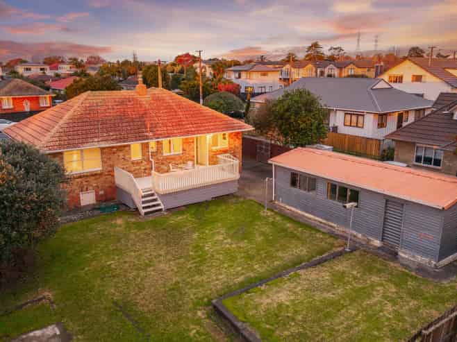 106 Flanshaw Road, Te Atatu South