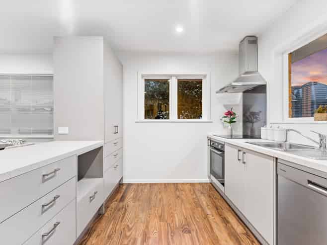 106 Flanshaw Road, Te Atatu South