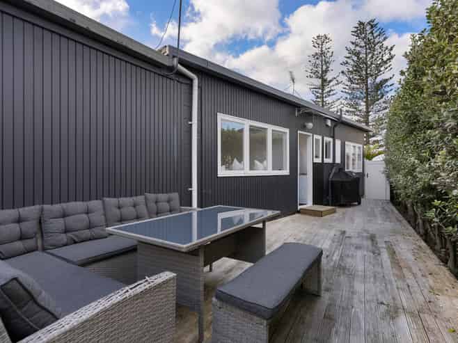 2/16 Rangitoto Terrace, Milford
