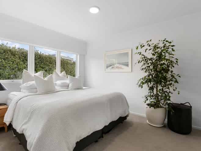 2/16 Rangitoto Terrace, Milford