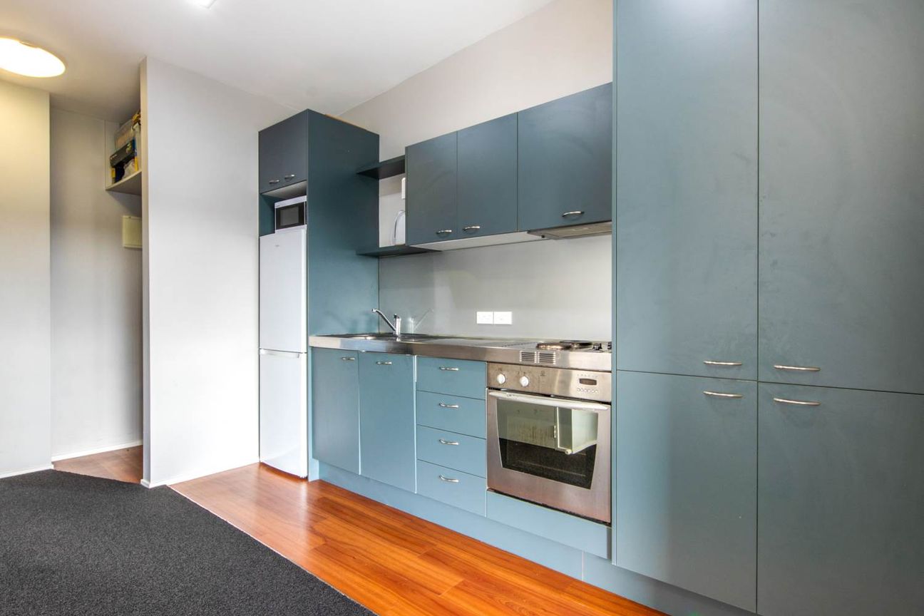 1-Bedroom flat with carpark and view - View 2