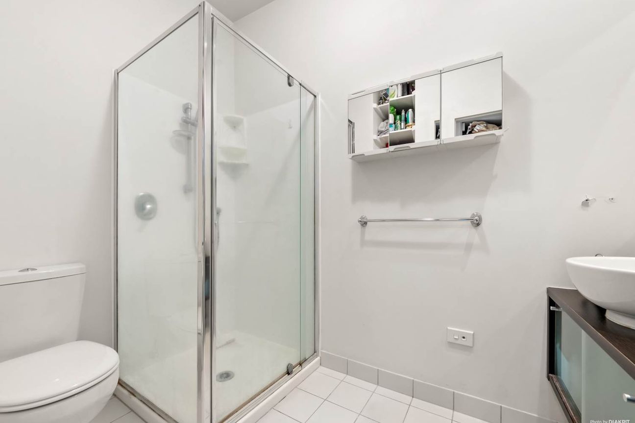 1-Bedroom flat with carpark and view - View 4