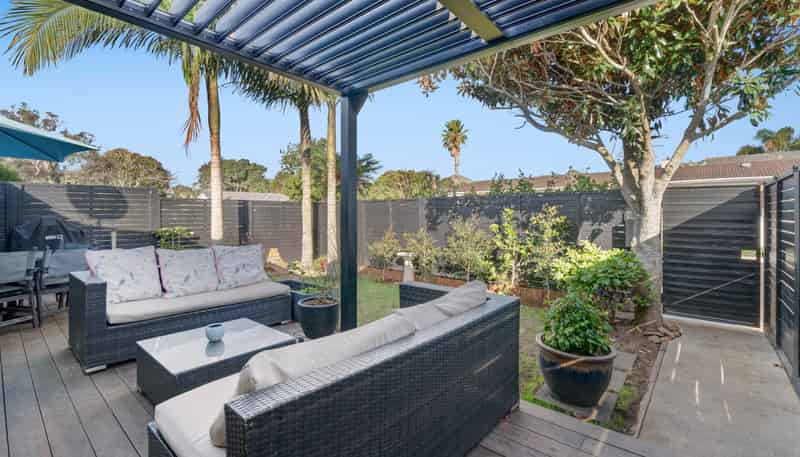 2B The Circle, Manly
