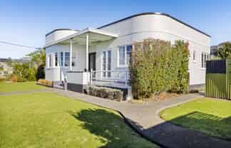 32 Leicester Street, Patea