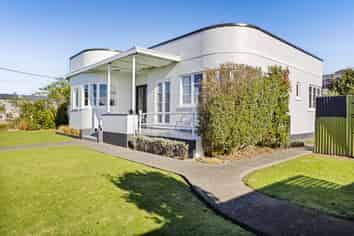 32 Leicester Street, Patea