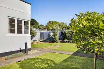 32 Leicester Street, Patea