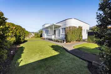32 Leicester Street, Patea