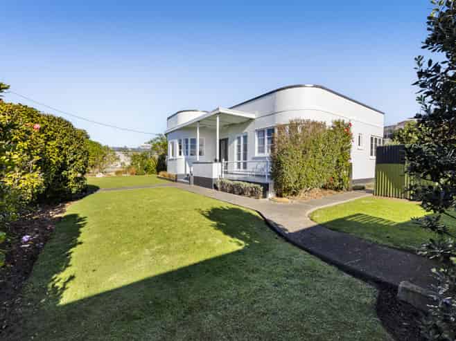 32 Leicester Street, Patea